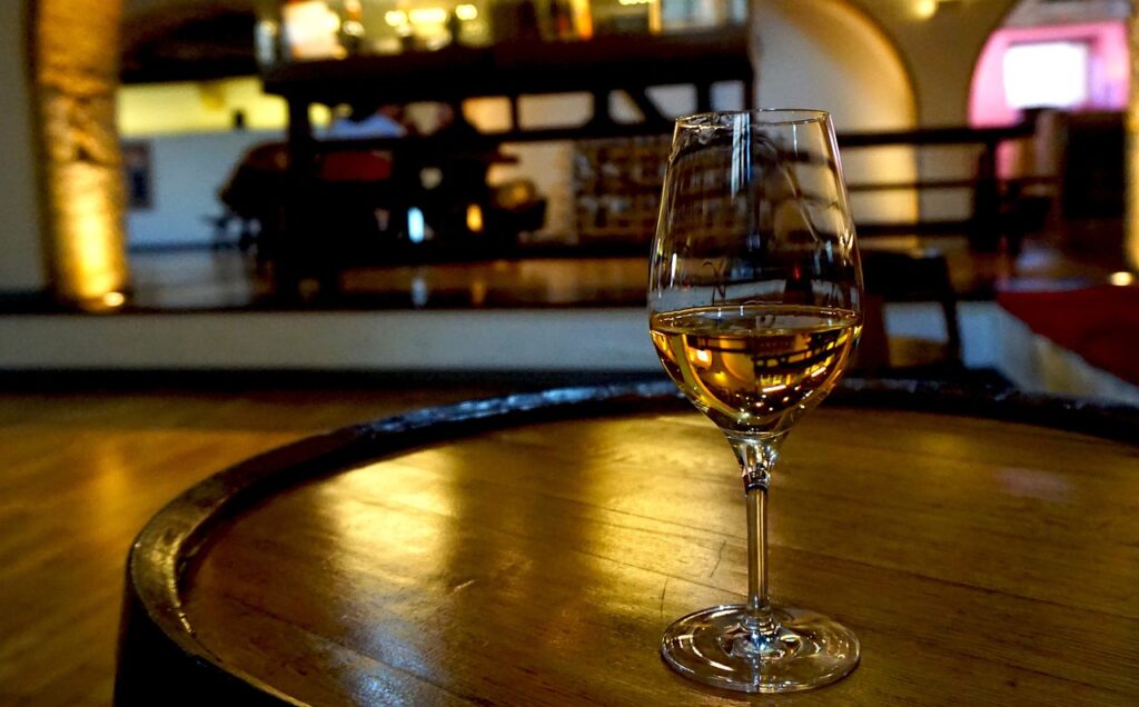 Vino alla mescita: significato, caratteristiche e curiosità