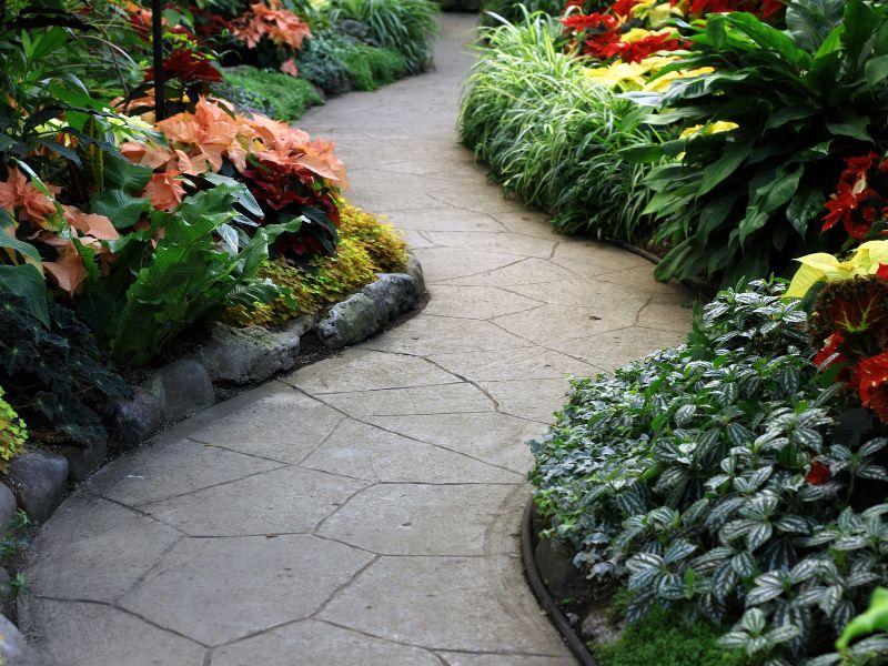 Come preparare il terreno per la posa di betonelle nel giardino