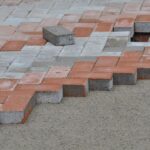 Pavimenti autobloccanti drenanti: soluzioni pratiche per giardini e cortili