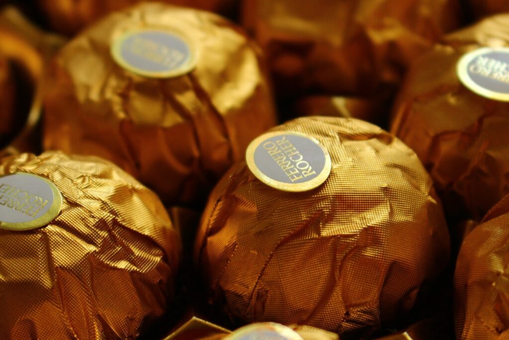 Ambrogio, l'autista delle pubblicità iconiche di Ferrero Rocher