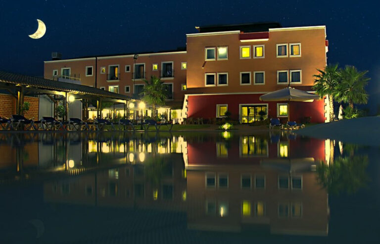 Il mare della costa ragusana come cornice della vacanza perfetta in Sicilia: l’iGV Club Baia Samuele