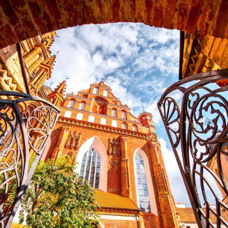 Un viaggio ricco di sorprese alla scoperta delle tre Repubbliche Baltiche